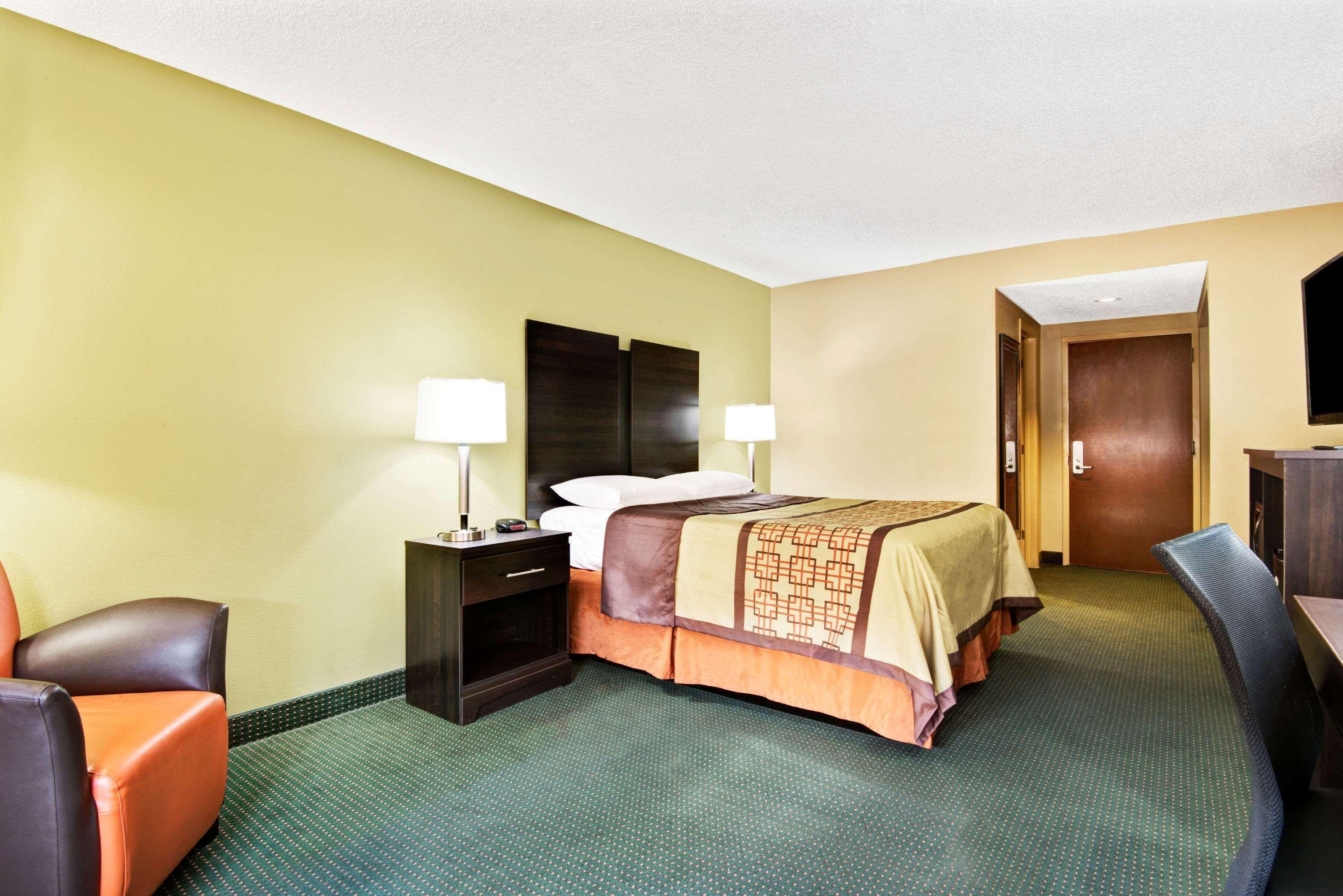Hotel Super 8 By Wyndham Raleigh North East Exterior foto